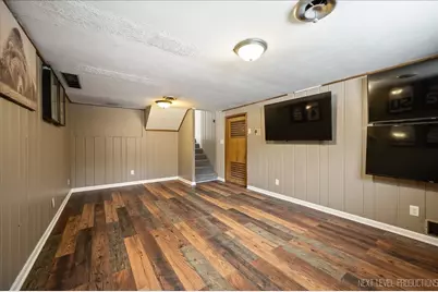 921 Birchwood Drive, Sycamore, IL 60178 - Photo 18