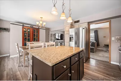 921 Birchwood Drive, Sycamore, IL 60178 - Photo 8