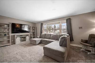 921 Birchwood Drive, Sycamore, IL 60178 - Photo 6