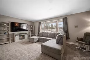 921 Birchwood Dr, Sycamore, IL 60178 - Photo 6