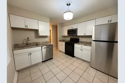 4864 Carol Street #D, Skokie, IL 60077 - Photo 4