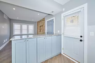 5709 W Seminole St, Chicago, IL 60646 - Photo 8