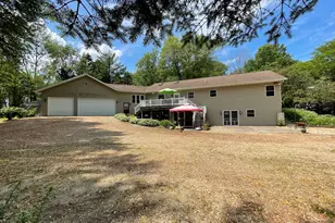 3197 S Baileyville Rd, Freeport, IL 61032 - Photo 6