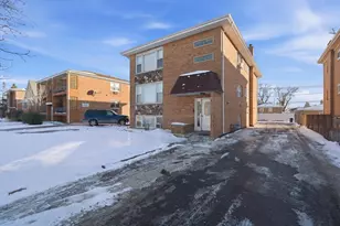 6135 W 79th Street W, Burbank, IL 60459 - Photo 2