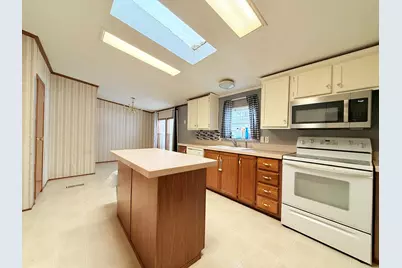 410 W Mable Street, Harrisburg, IL 62946 - Photo 6