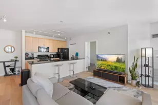 330 W Grand Ave, Chicago, IL 60654 - Photo 4