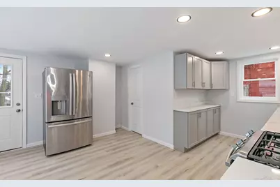 613 S 1st Street, Dekalb, IL 60115 - Photo 8