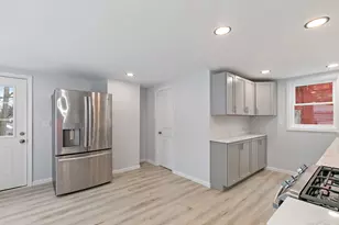 613 S 1st St, Dekalb, IL 60115 - Photo 8