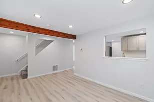 613 S 1st St, Dekalb, IL 60115 - Photo 4