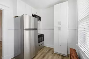 107 1/2 Dean St, Woodstock, IL 60098 - Photo 2