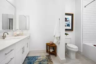 555 Lakeview Pkwy, Vernon Hills, IL 60061 - Photo 10