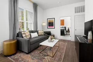 555 Lakeview Pkwy, Vernon Hills, IL 60061 - Photo 2