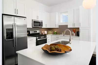 555 Lakeview Parkway #003, Vernon Hills, IL 60061 - Photo 6