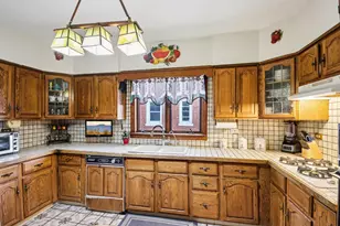 2842 N 74th Ct, Elmwood Park, IL 60707 - Photo 6