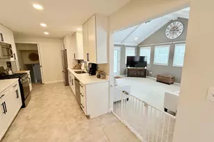 515 Roberts Ln, Batavia, IL 60510 - Photo 8