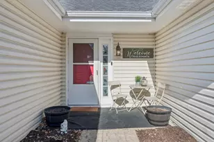 2307 Woodview Ln, Naperville, IL 60565 - Photo 2