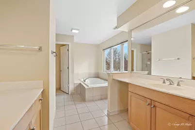 2640 Chelsey Street, Buffalo Grove, IL 60089 - Photo 12