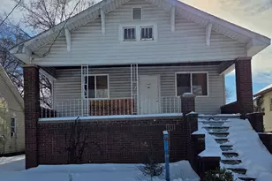 207 E Dayton St, Harrisburg, IL 62946 - Photo 2