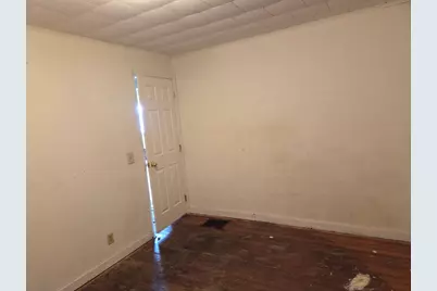 207 E Dayton Street, Harrisburg, IL 62946 - Photo 12