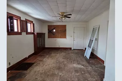 207 E Dayton Street, Harrisburg, IL 62946 - Photo 4