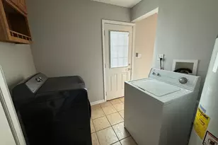 719 Surrey Dr, Streamwood, IL 60107 - Photo 14