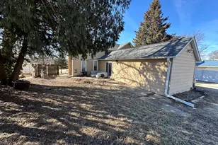 624 W Lincolnway Rd, Morrison, IL 61270 - Photo 4