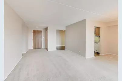 6340 Americana Drive #701, Willowbrook, IL 60527 - Photo 4