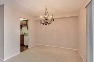 6340 Americana Dr, Willowbrook, IL 60527 - Photo 6