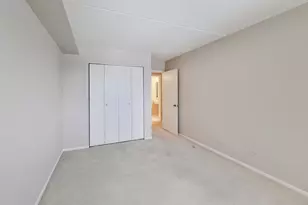 6340 Americana Dr, Willowbrook, IL 60527 - Photo 20