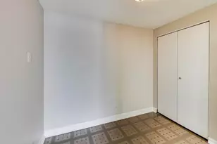 6340 Americana Dr, Willowbrook, IL 60527 - Photo 12