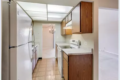 6340 Americana Drive #701, Willowbrook, IL 60527 - Photo 10