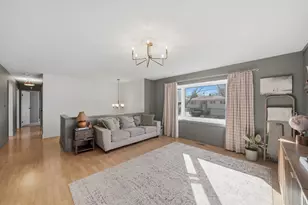 1830 Marigold Ln, Hanover Park, IL 60133 - Photo 2