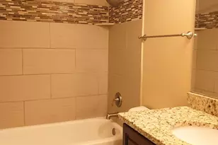 734 Colorado Ct, Carol Stream, IL 60188 - Photo 6