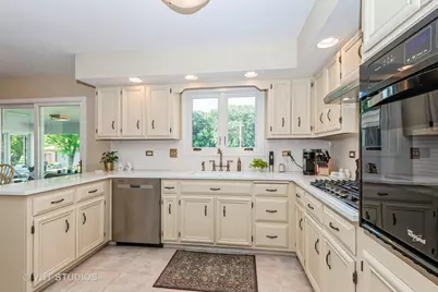 7820 Forestview Drive, Orland Park, IL 60462 - Photo 8