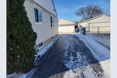 2382 S Scott Street S, Des Plaines, IL 60018 - Photo 2