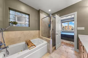 2329 N Leavitt St, Chicago, IL 60647 - Photo 16