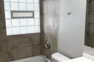 147 E Maple Dr, Glenwood, IL 60425 - Photo 8