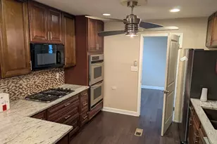 17511 Winston Dr, Country Club Hills, IL 60478 - Photo 2