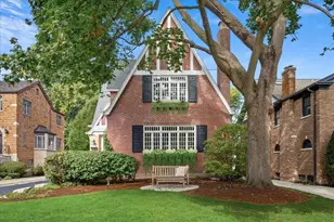 737 Maclean Ave, Kenilworth, IL 60043 - Photo 1