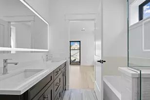 2471 N Clybourn Ave, Chicago, IL 60614 - Photo 16