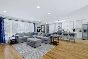 15113 Willow Ln, Oak Forest, IL 60452 - Photo 2