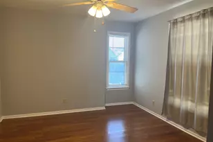 305 N View St, Aurora, IL 60506 - Photo 2