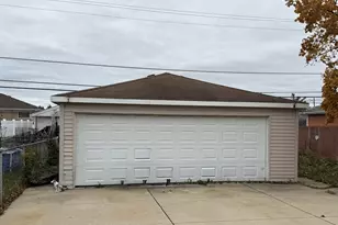 4511 Rose St, Schiller Park, IL 60176 - Photo 4