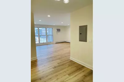 1777 Dewes Street #E, Glenview, IL 60025 - Photo 4