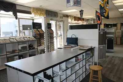 325 W Elm Street, Sycamore, IL 60178 - Photo 2