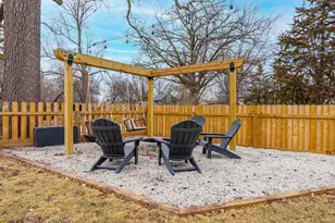 371 S Madison St, Oswego, IL 60543 - Photo 36