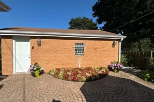 1215 W Sigwalt St, Arlington Heights, IL 60005 - Photo 22