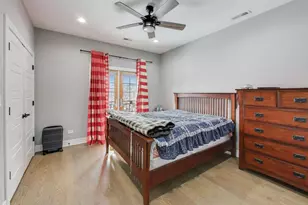 8511 Mango Ave, Morton Grove, IL 60053 - Photo 22