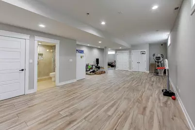 8511 Mango Avenue, Morton Grove, IL 60053 - Photo 26