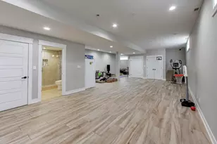 8511 Mango Ave, Morton Grove, IL 60053 - Photo 26